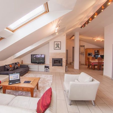 Mansard Apartment Antonovicha 4 Kijów Pokój zdjęcie