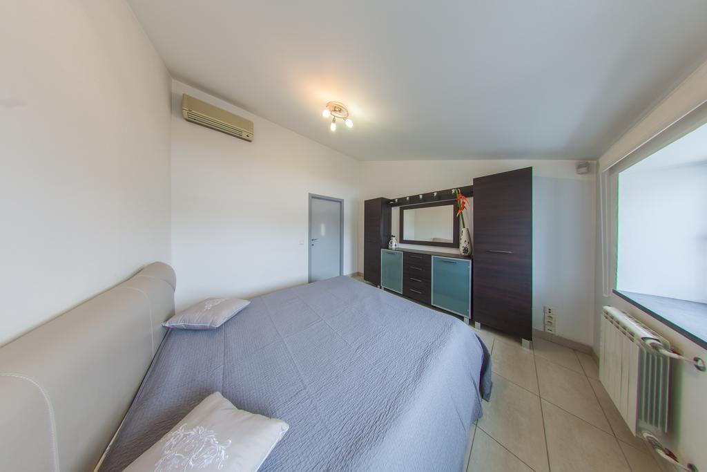 Mansard Apartment Antonovicha 4 Kijów Zewnętrze zdjęcie