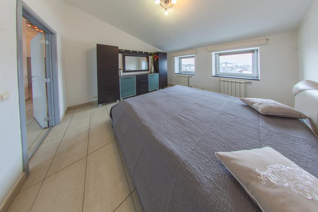 Mansard Apartment Antonovicha 4 Kijów Zewnętrze zdjęcie