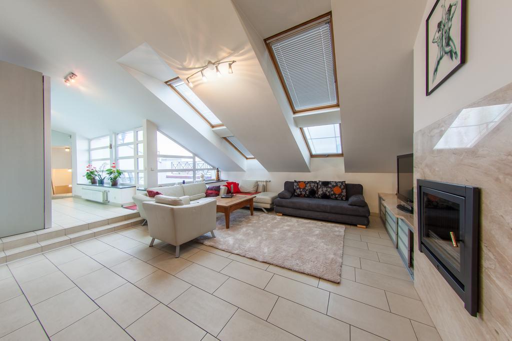 Mansard Apartment Antonovicha 4 Kijów Zewnętrze zdjęcie