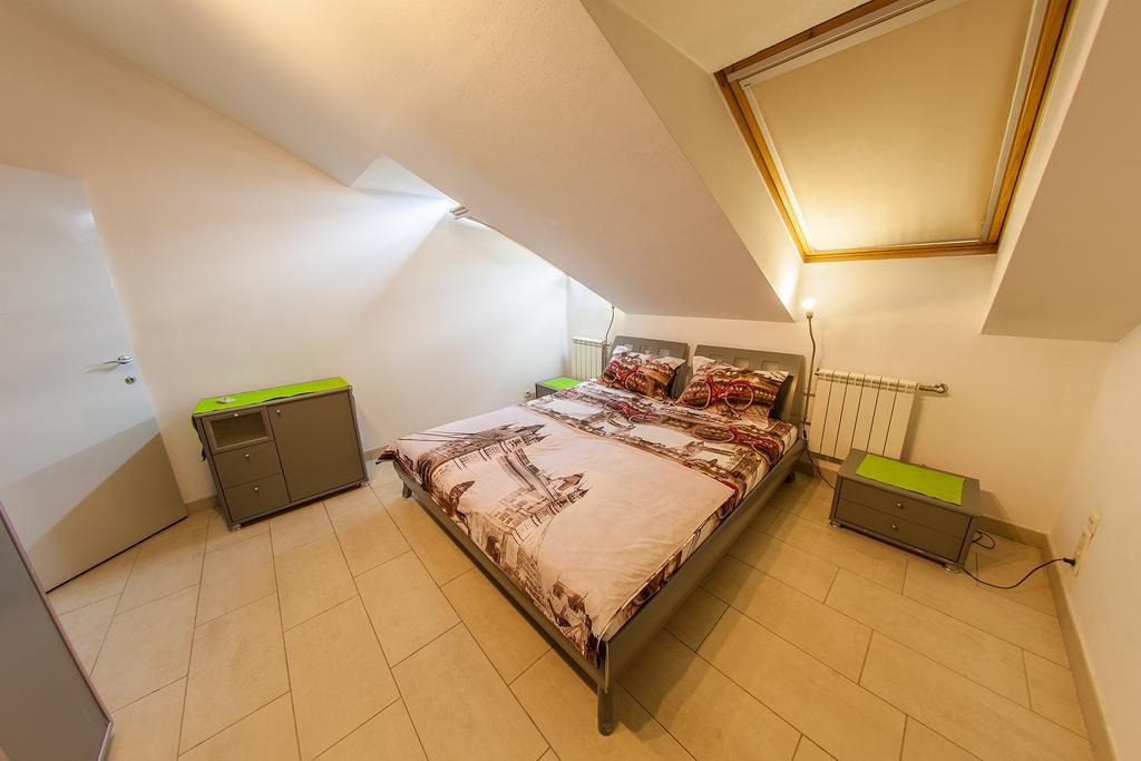 Mansard Apartment Antonovicha 4 Kijów Zewnętrze zdjęcie