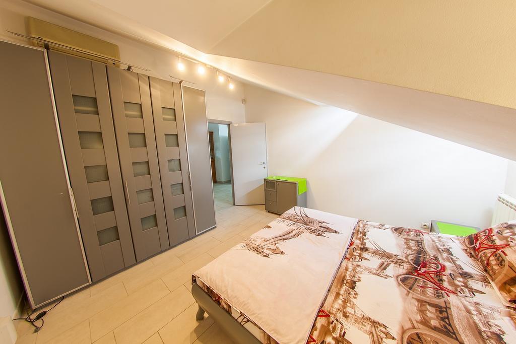 Mansard Apartment Antonovicha 4 Kijów Zewnętrze zdjęcie